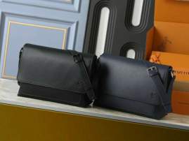 Picture of Louis Vuitton Mens Bags _SKUfw216011467fw